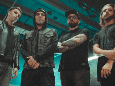 ARDE LA SANGRE: «‘El ojo del huracán’ tiene todo el poder del metal y mucha melodía en los estribillos, hay una búsqueda más industrial y tecno&nbsp;pesada»