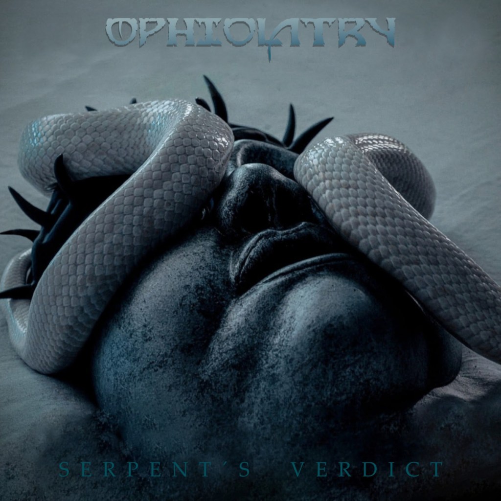 Portada del álbum "Serpent's Verdict" de OPHIOLATRY, que muestra una figura con una máscara rodeada por serpientes sobre un fondo oscuro.